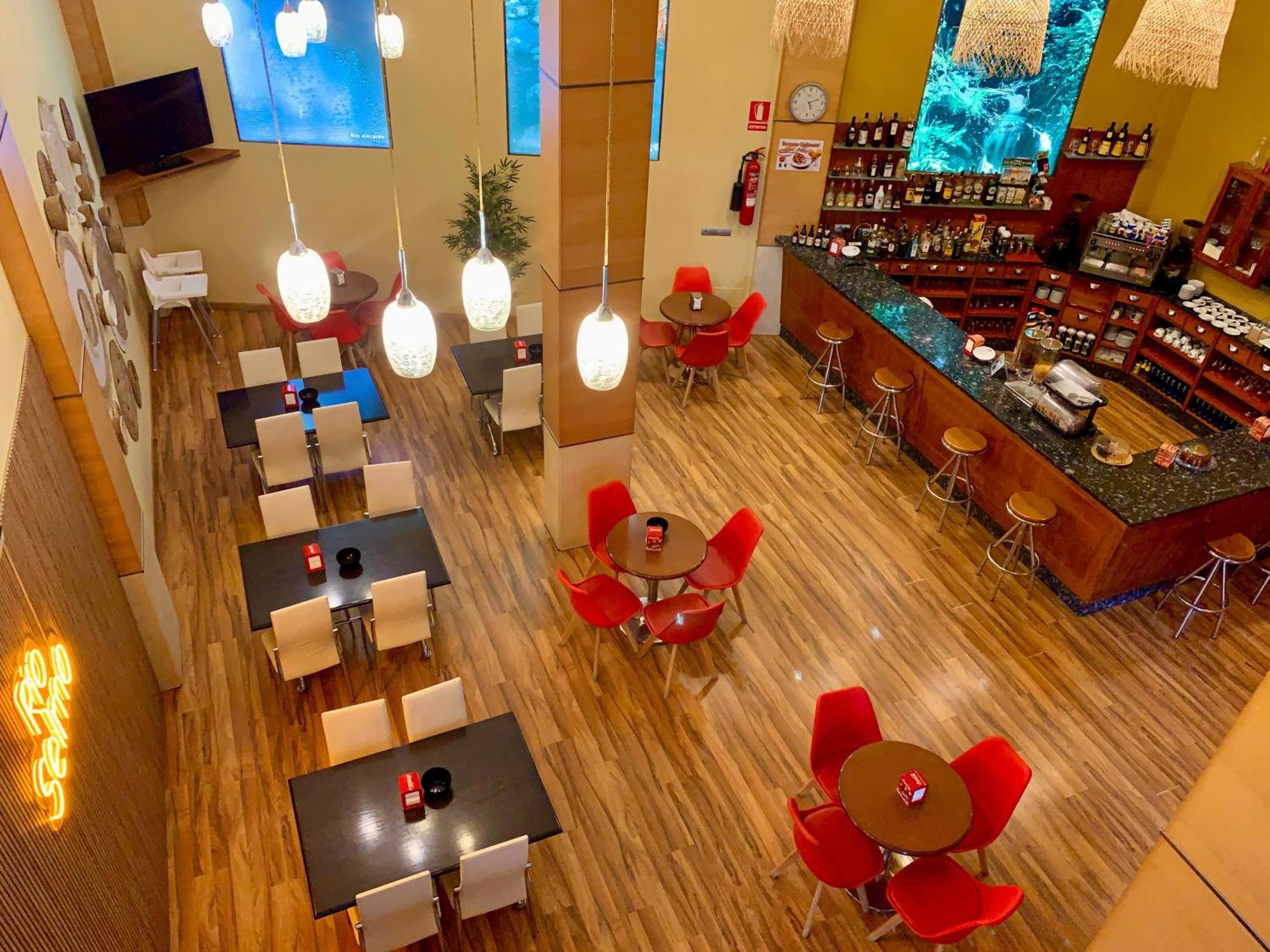 פונפרדה Hostal Rio Selmo מראה חיצוני תמונה