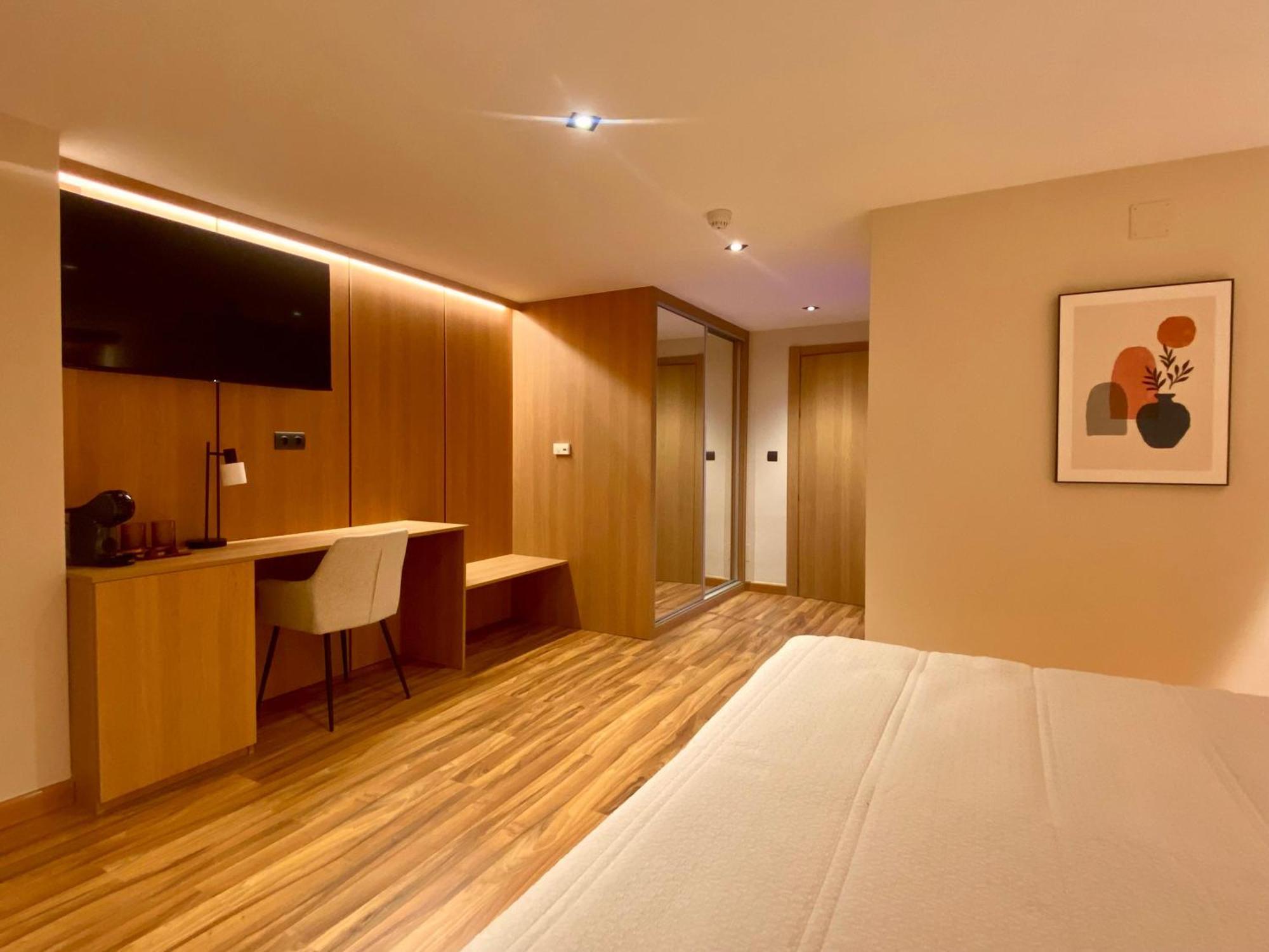 פונפרדה Hostal Rio Selmo מראה חיצוני תמונה