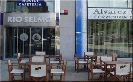 פונפרדה Hostal Rio Selmo מסעדה תמונה